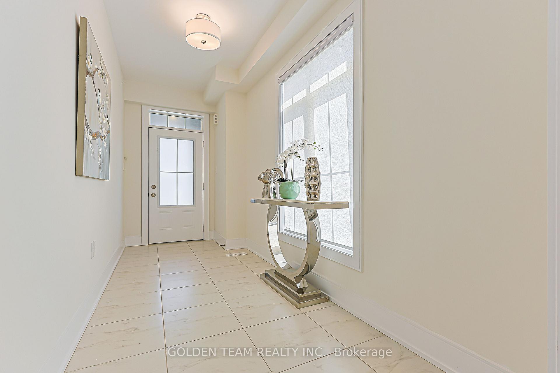 Photo 4 of 25 Caviglia Lane, Markham, Box Grove — HOMEH