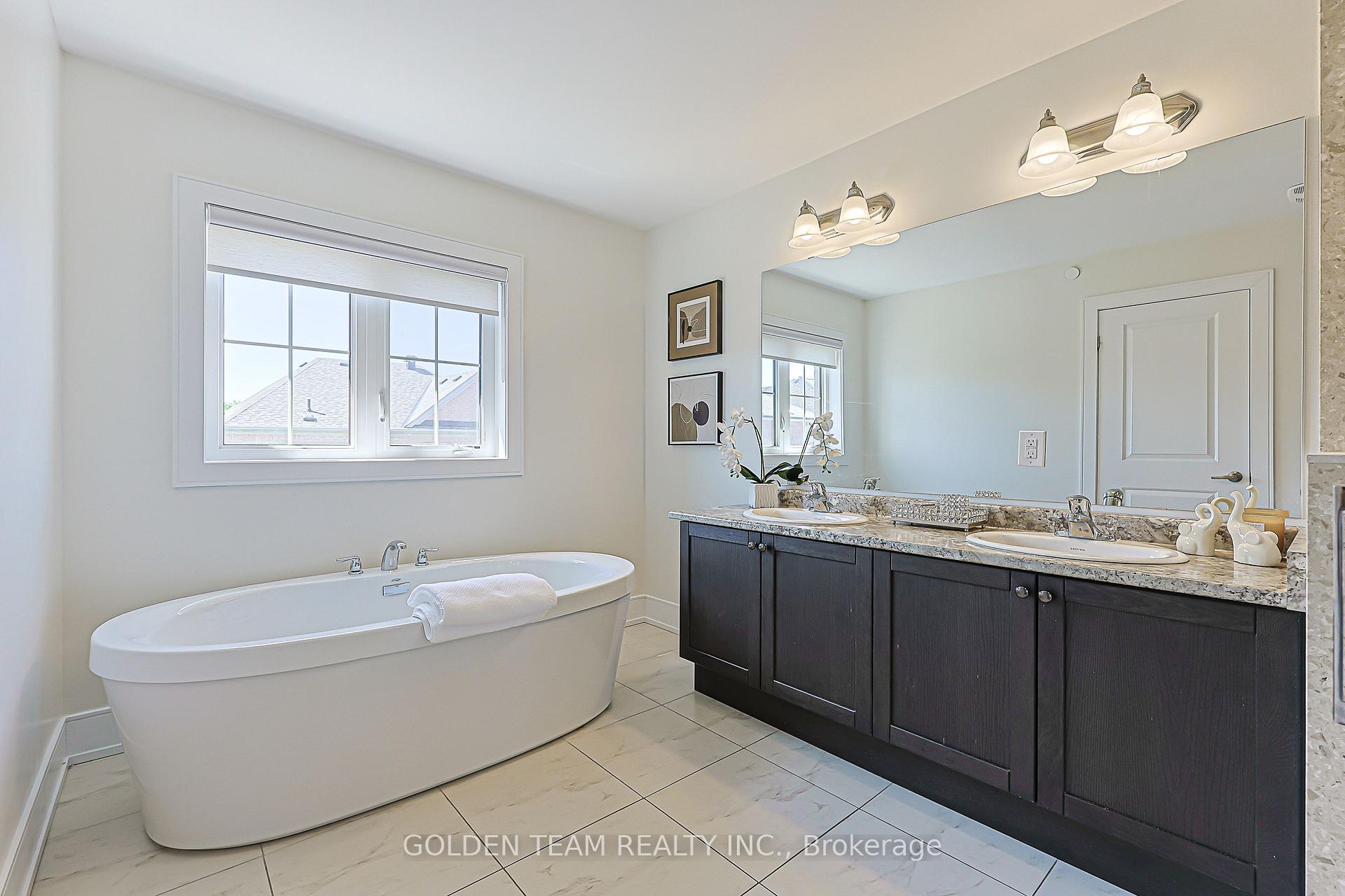 Photo 30 of 25 Caviglia Lane, Markham, Box Grove — HOMEH