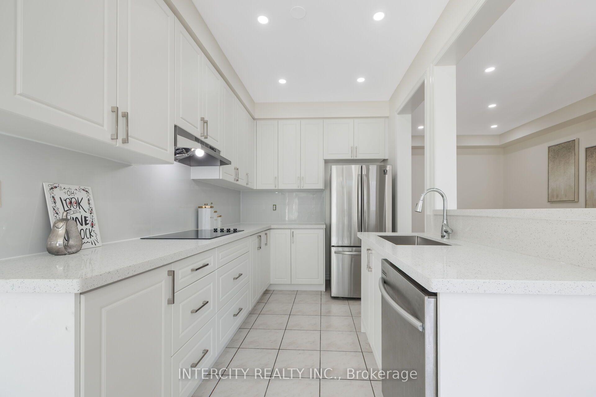 Photo 17 of 50 Royal Vista Road, Brampton, Bram West — HOMEH