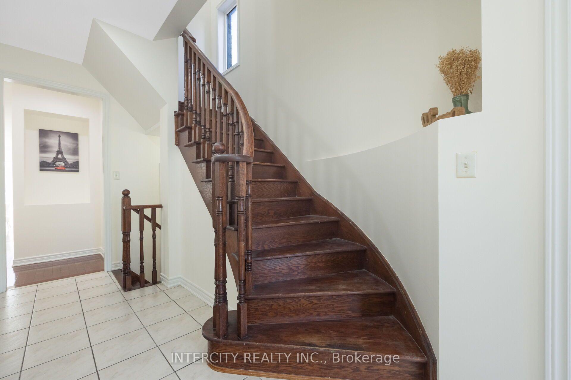 Photo 24 of 50 Royal Vista Road, Brampton, Bram West — HOMEH