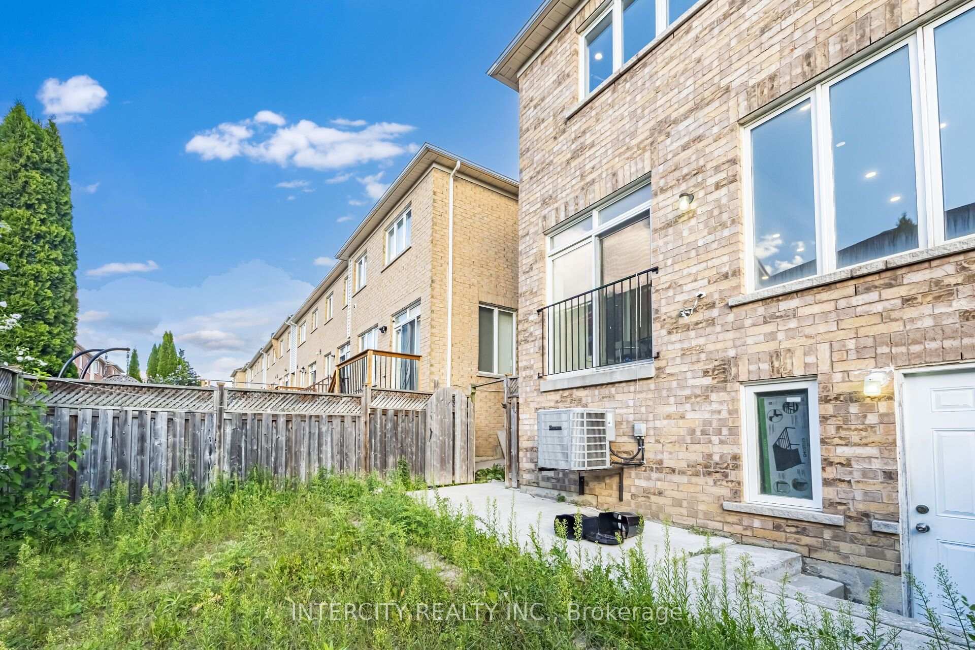 Photo 48 of 50 Royal Vista Road, Brampton, Bram West — HOMEH