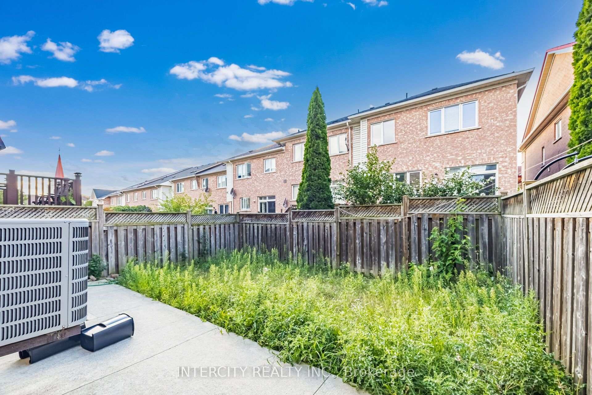 Photo 49 of 50 Royal Vista Road, Brampton, Bram West — HOMEH