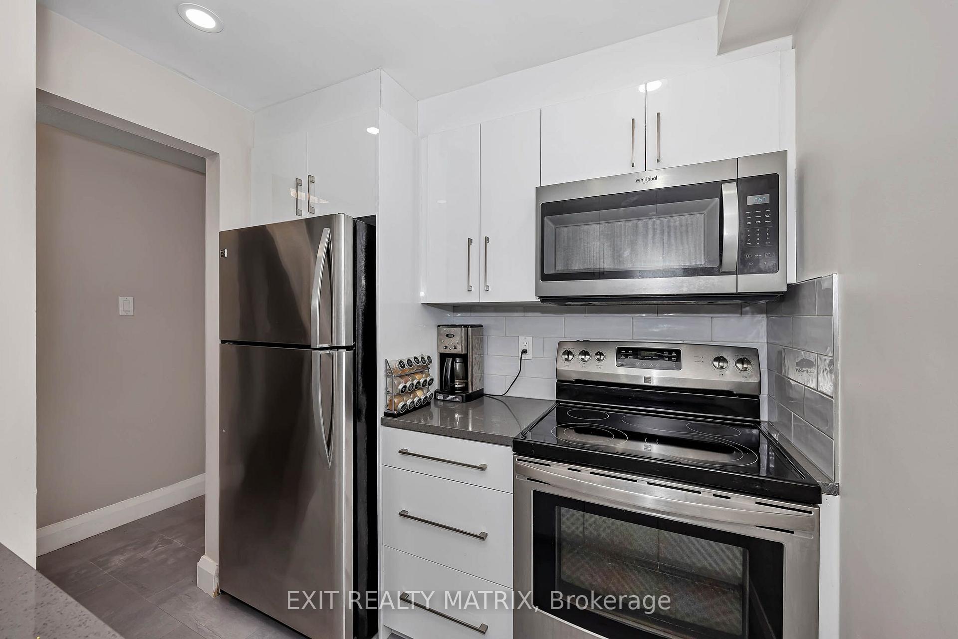 Photo 3 of Unit 206, 6532 Bilberry Drive, Ottawa, Orleans Wood — HOMEH