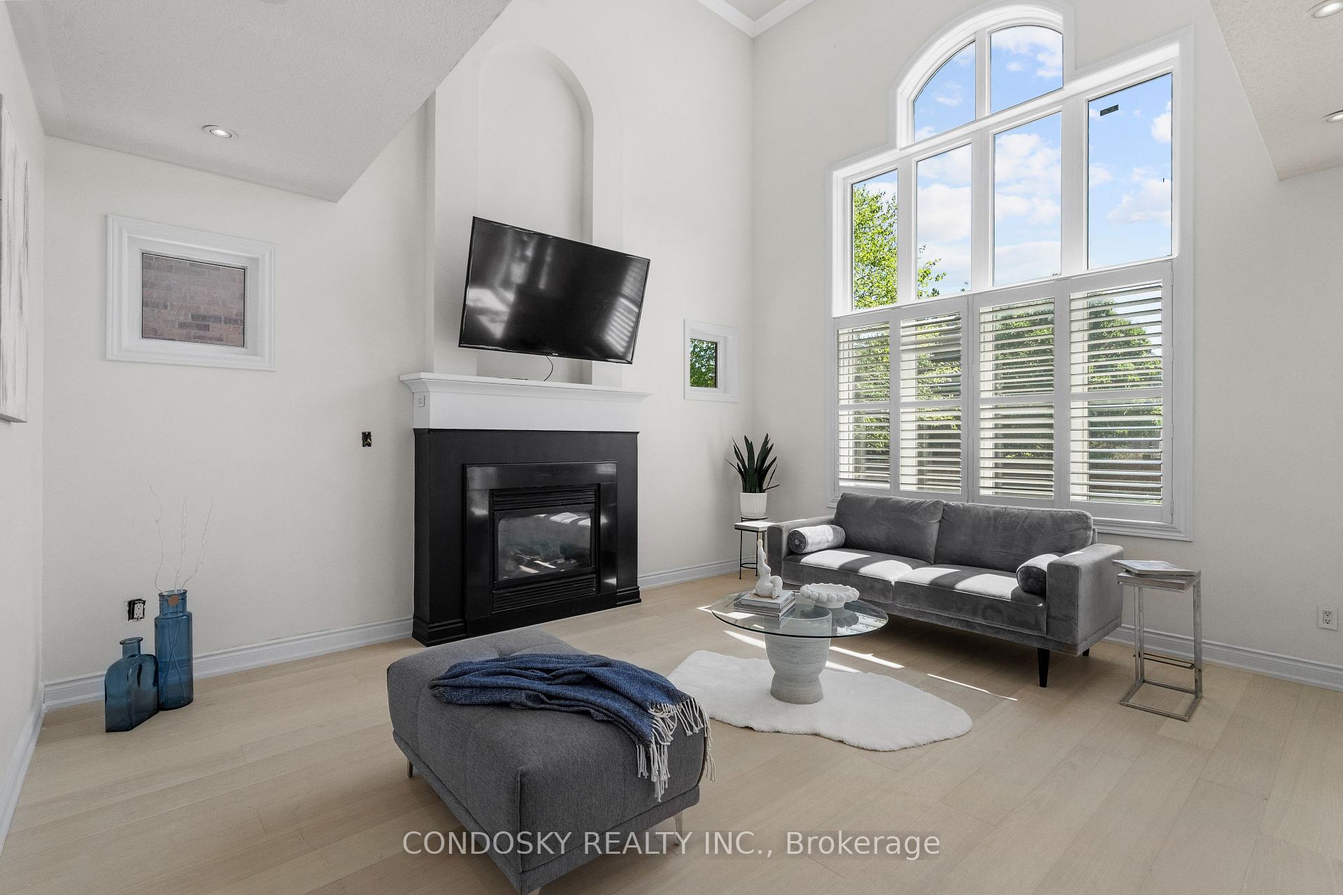 Photo 6 of 3322 Fox Run Circle, Oakville, Bronte — HOMEH