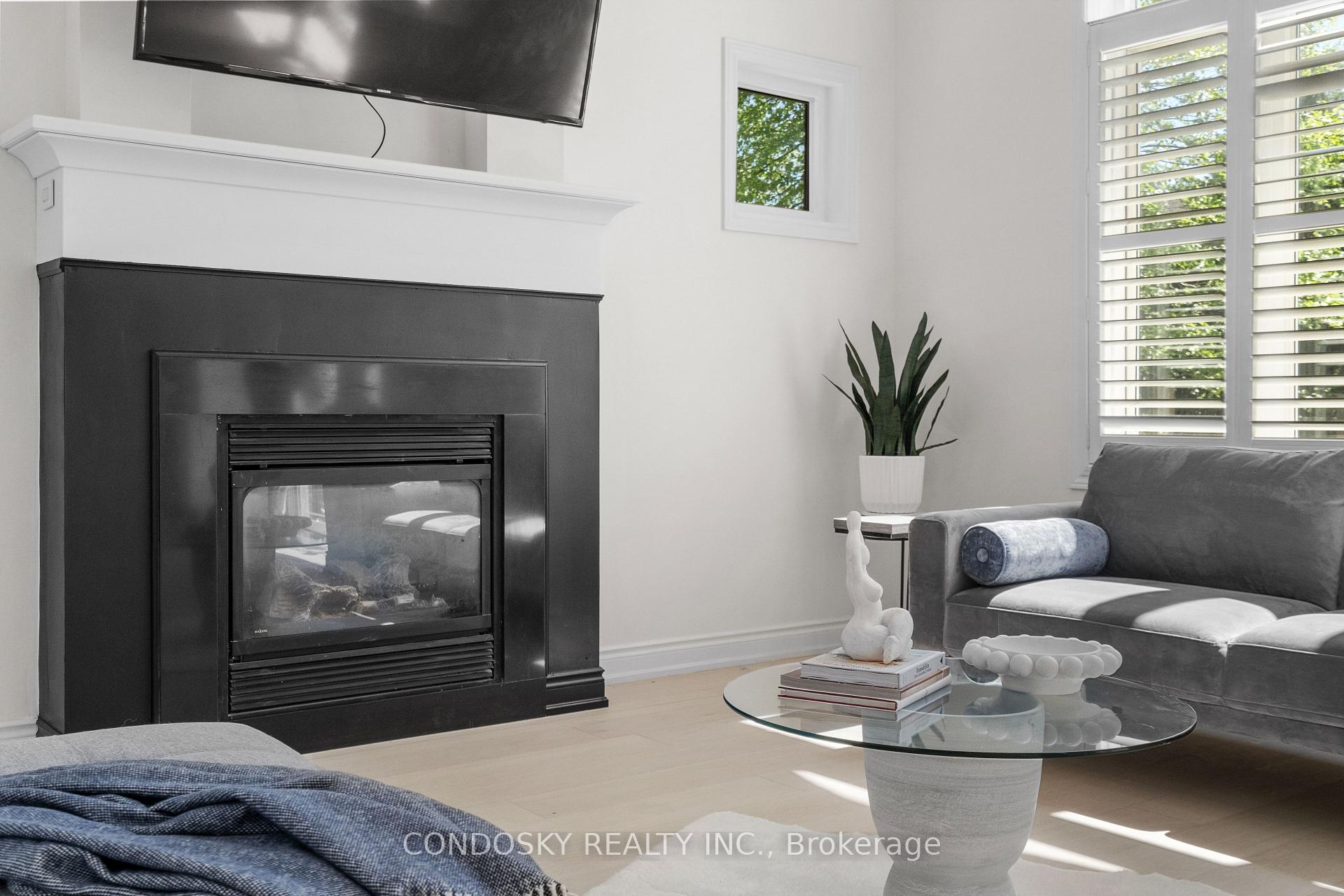 Photo 7 of 3322 Fox Run Circle, Oakville, Bronte — HOMEH