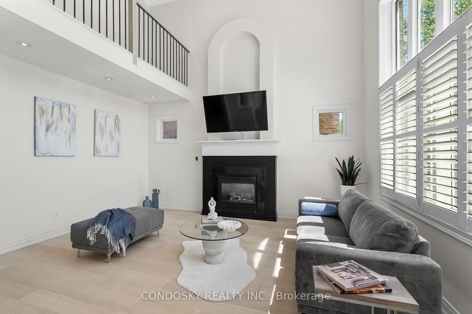 Photo 8 of 3322 Fox Run Circle, Oakville, Bronte — HOMEH