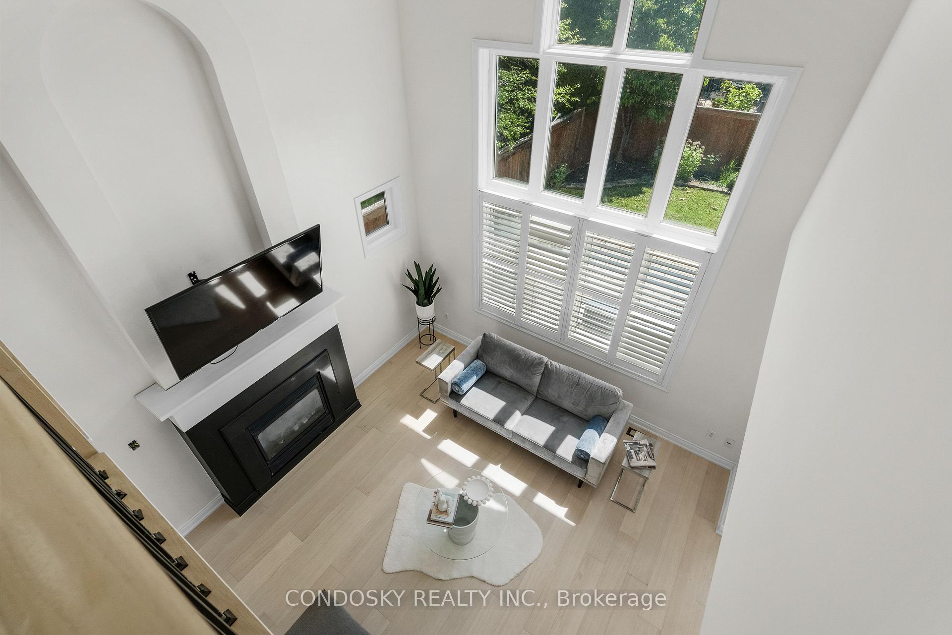 Photo 9 of 3322 Fox Run Circle, Oakville, Bronte — HOMEH