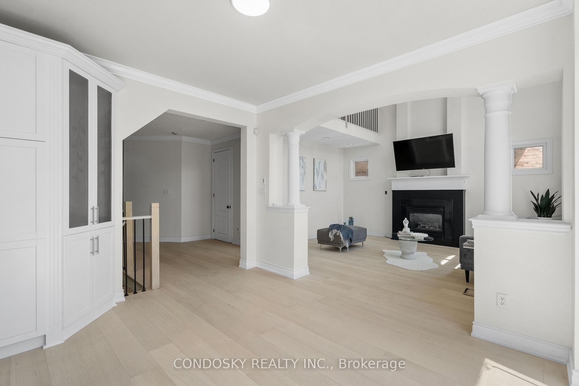Photo 11 of 3322 Fox Run Circle, Oakville, Bronte — HOMEH
