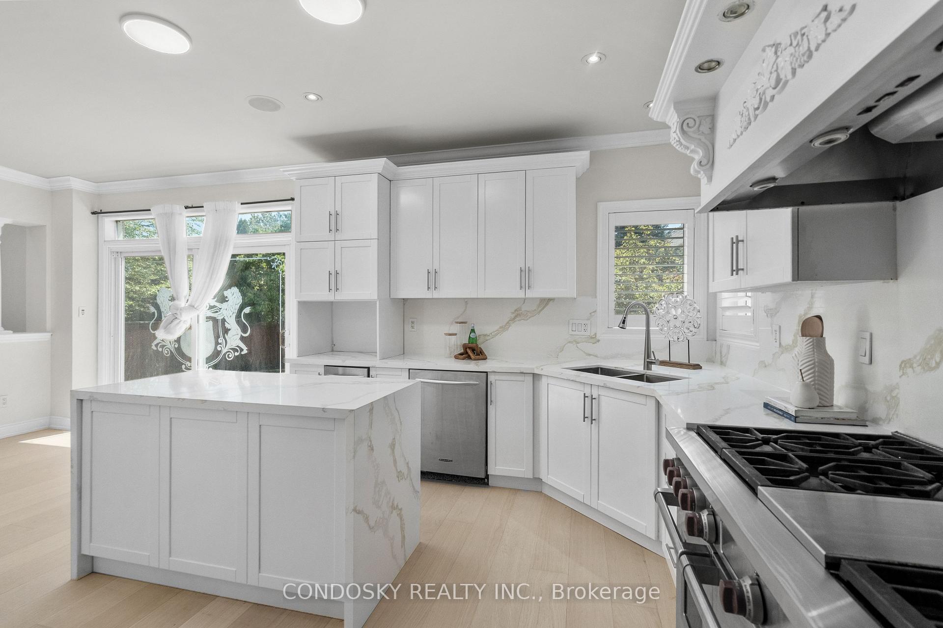 Photo 14 of 3322 Fox Run Circle, Oakville, Bronte — HOMEH