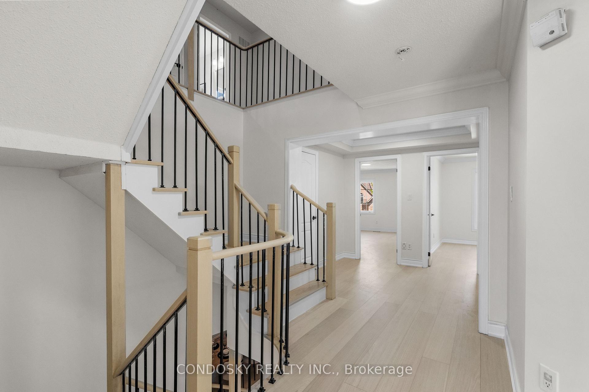 Photo 22 of 3322 Fox Run Circle, Oakville, Bronte — HOMEH