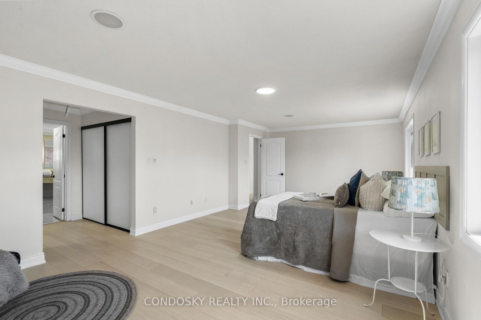Photo 25 of 3322 Fox Run Circle, Oakville, Bronte — HOMEH