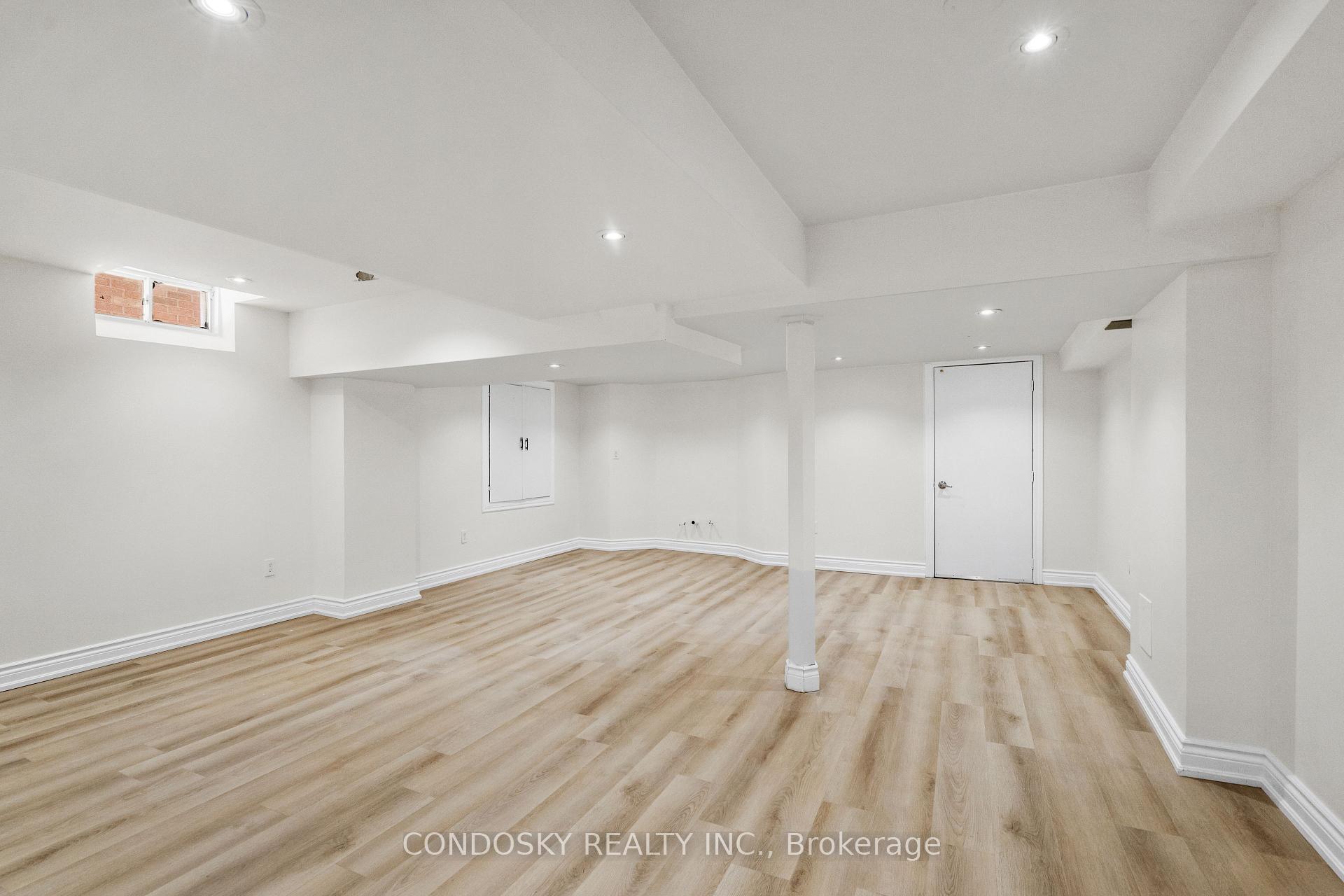 Photo 39 of 3322 Fox Run Circle, Oakville, Bronte — HOMEH
