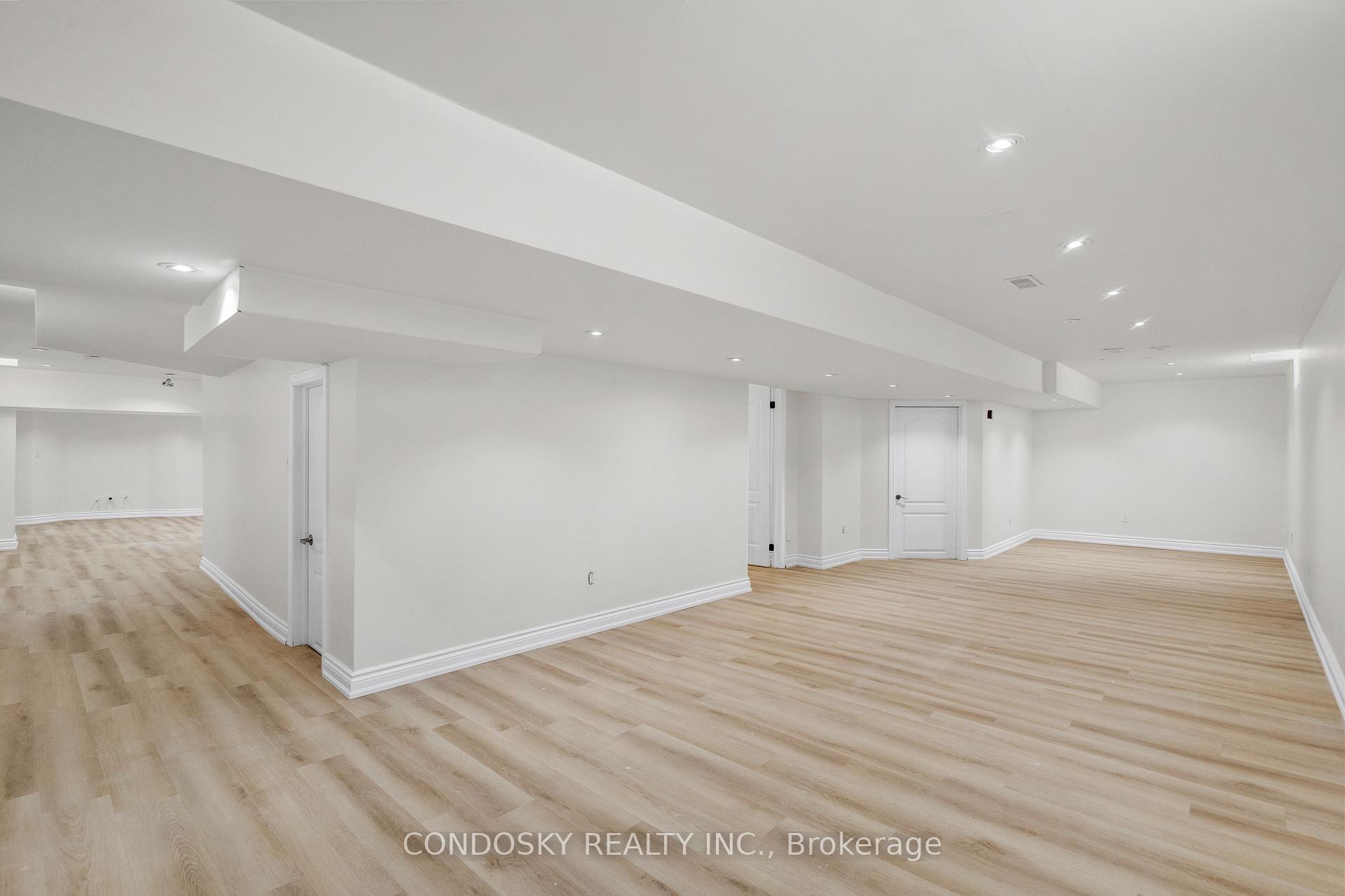 Photo 42 of 3322 Fox Run Circle, Oakville, Bronte — HOMEH