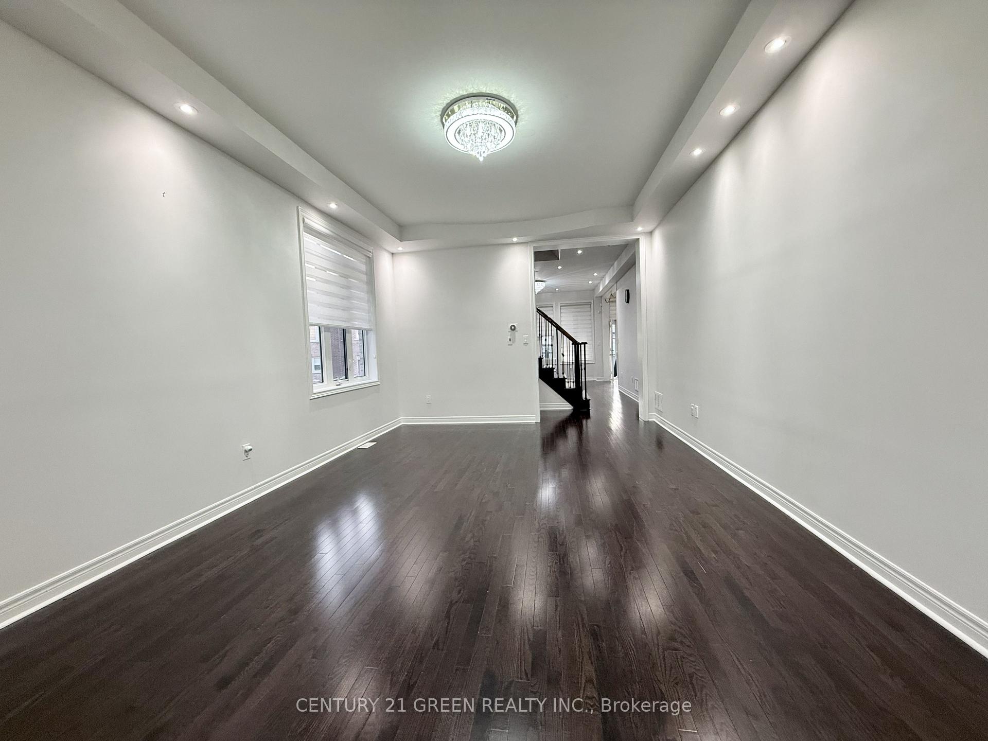 Photo 5 of Unit Upper, 43 Black Diamond Crescent, Brampton, Credit Valley — HOMEH