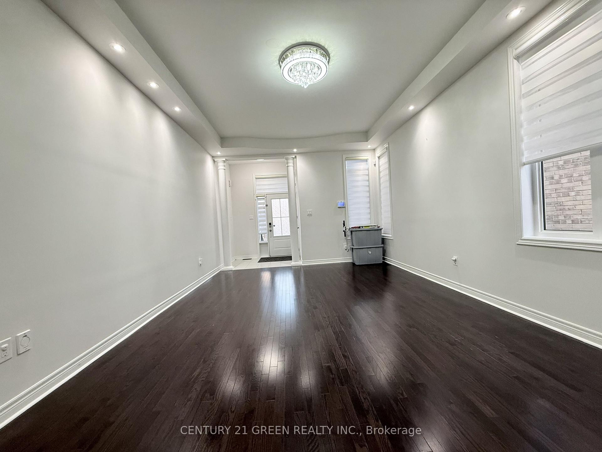Photo 6 of Unit Upper, 43 Black Diamond Crescent, Brampton, Credit Valley — HOMEH