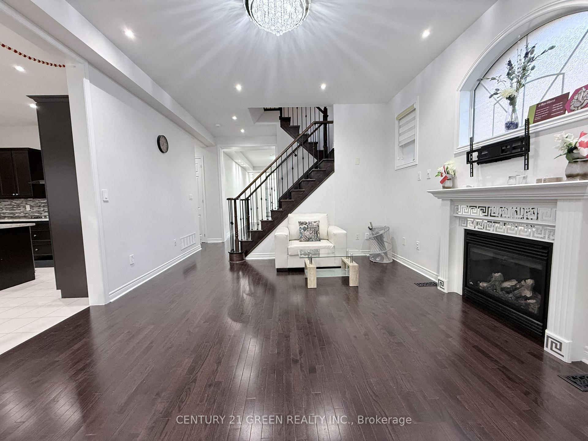 Photo 9 of Unit Upper, 43 Black Diamond Crescent, Brampton, Credit Valley — HOMEH
