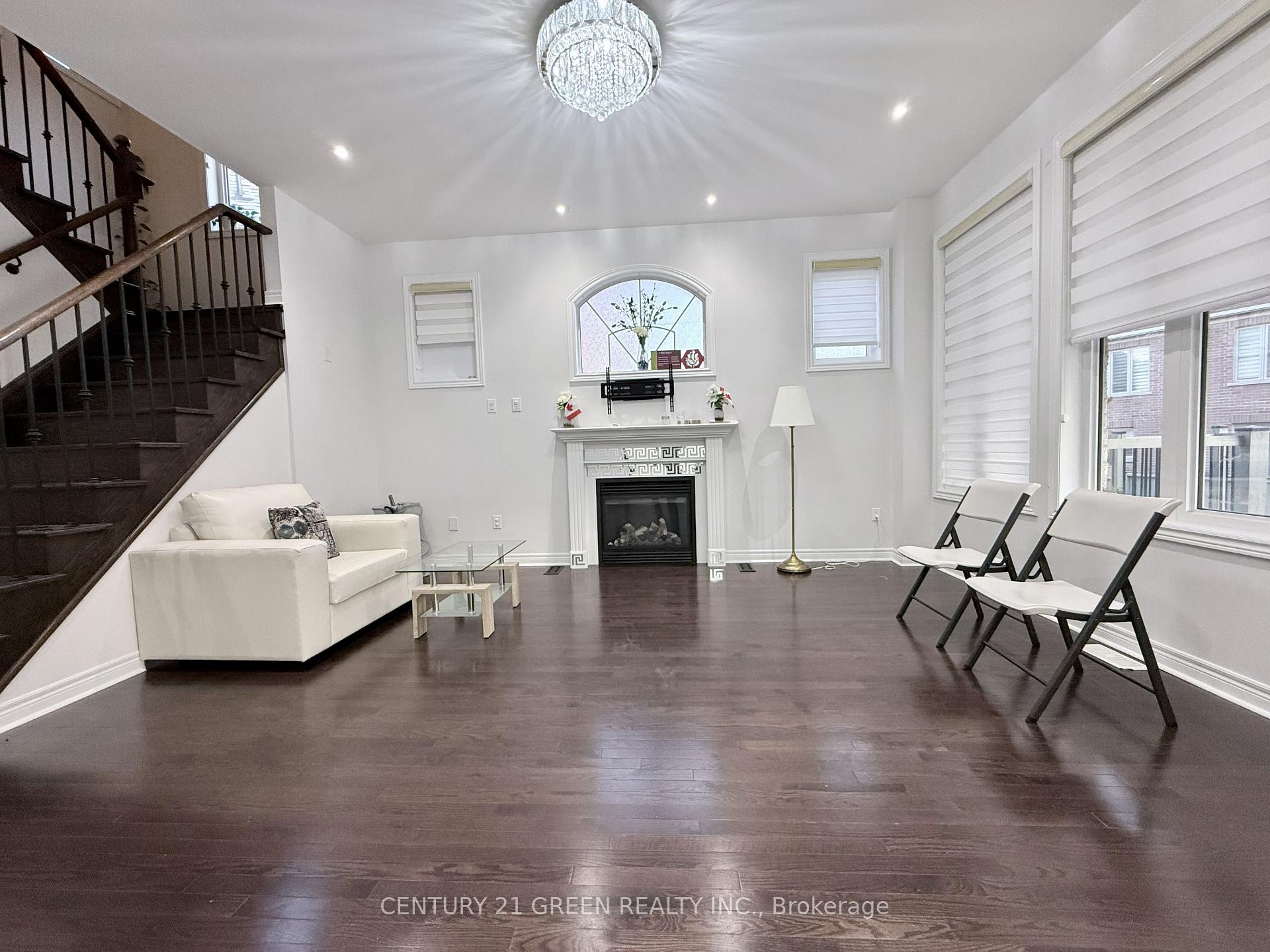 Photo 10 of Unit Upper, 43 Black Diamond Crescent, Brampton, Credit Valley — HOMEH