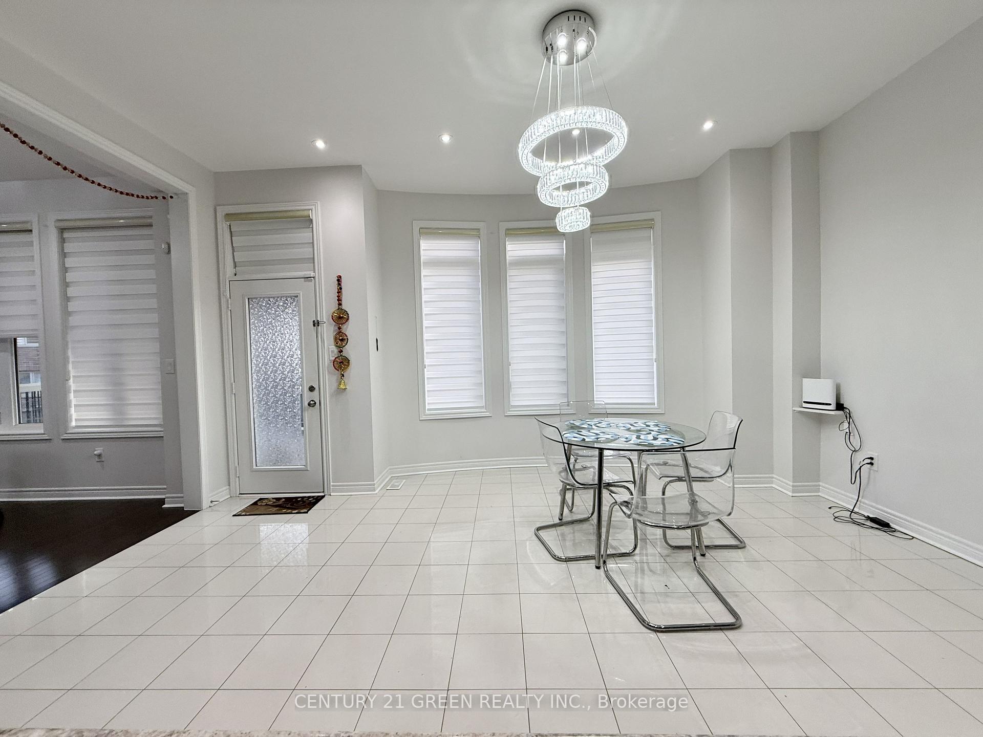 Photo 15 of Unit Upper, 43 Black Diamond Crescent, Brampton, Credit Valley — HOMEH