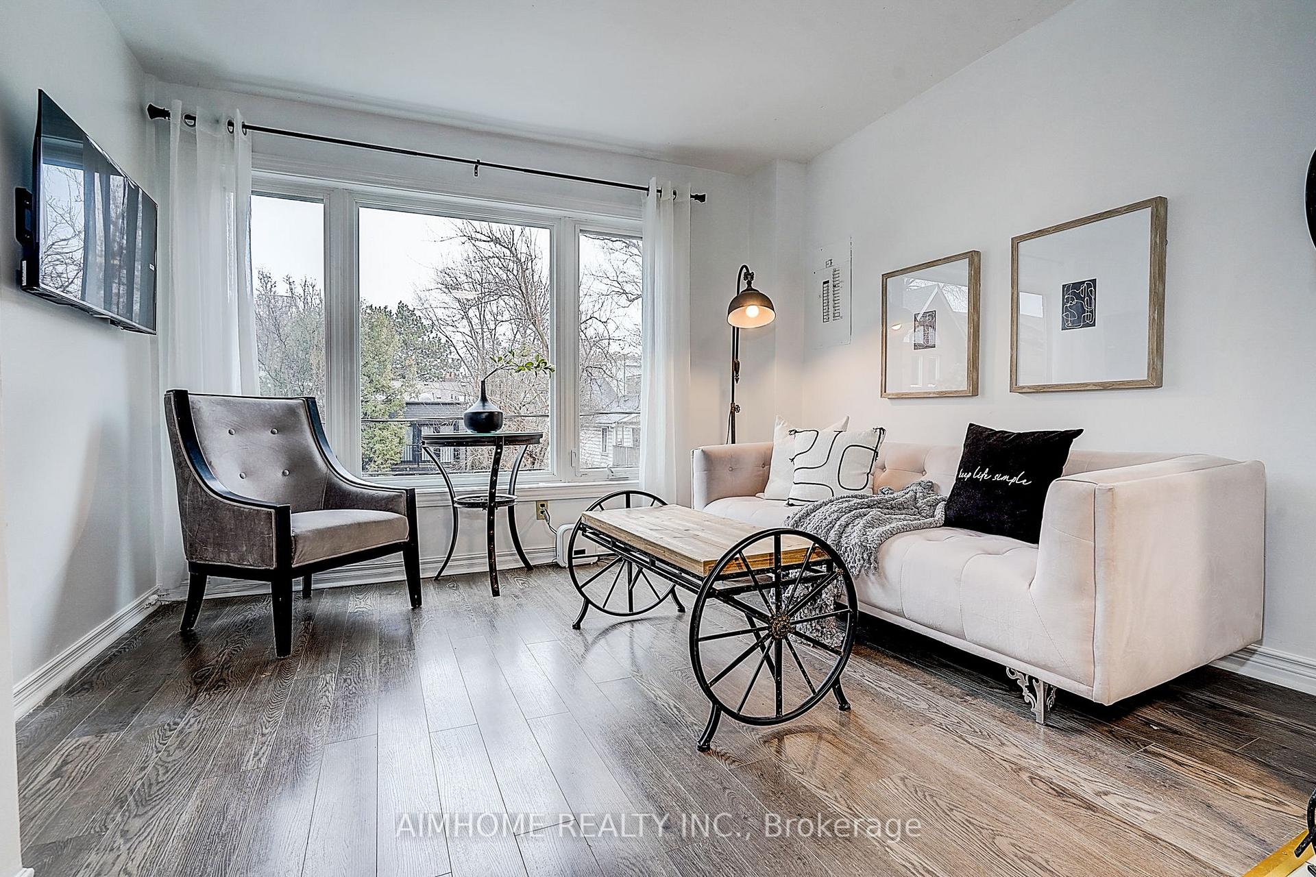 Photo 1 of Unit Unit 2, 212 Milan Street, Toronto, Moss Park — HOMEH