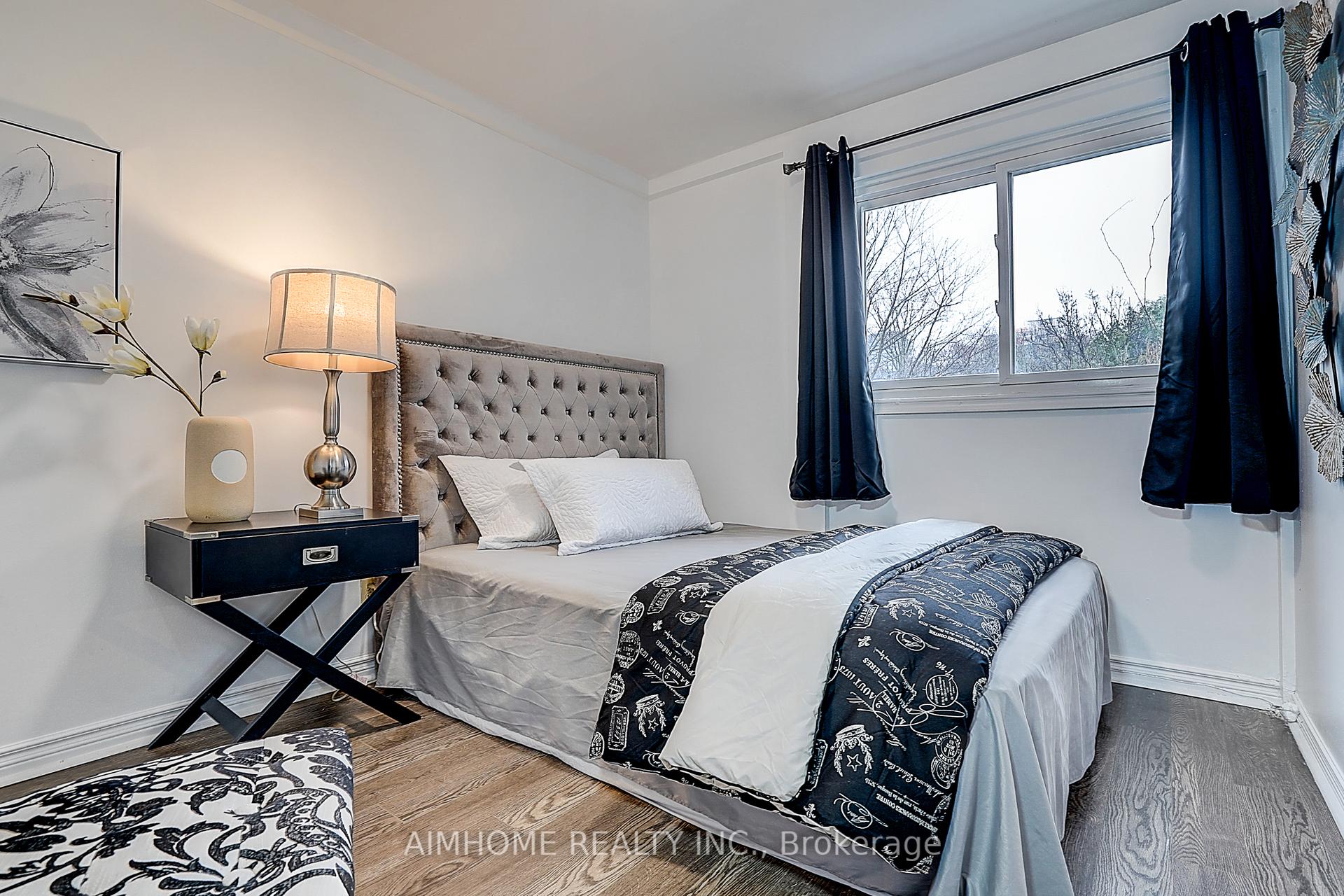 Photo 2 of Unit Unit 2, 212 Milan Street, Toronto, Moss Park — HOMEH