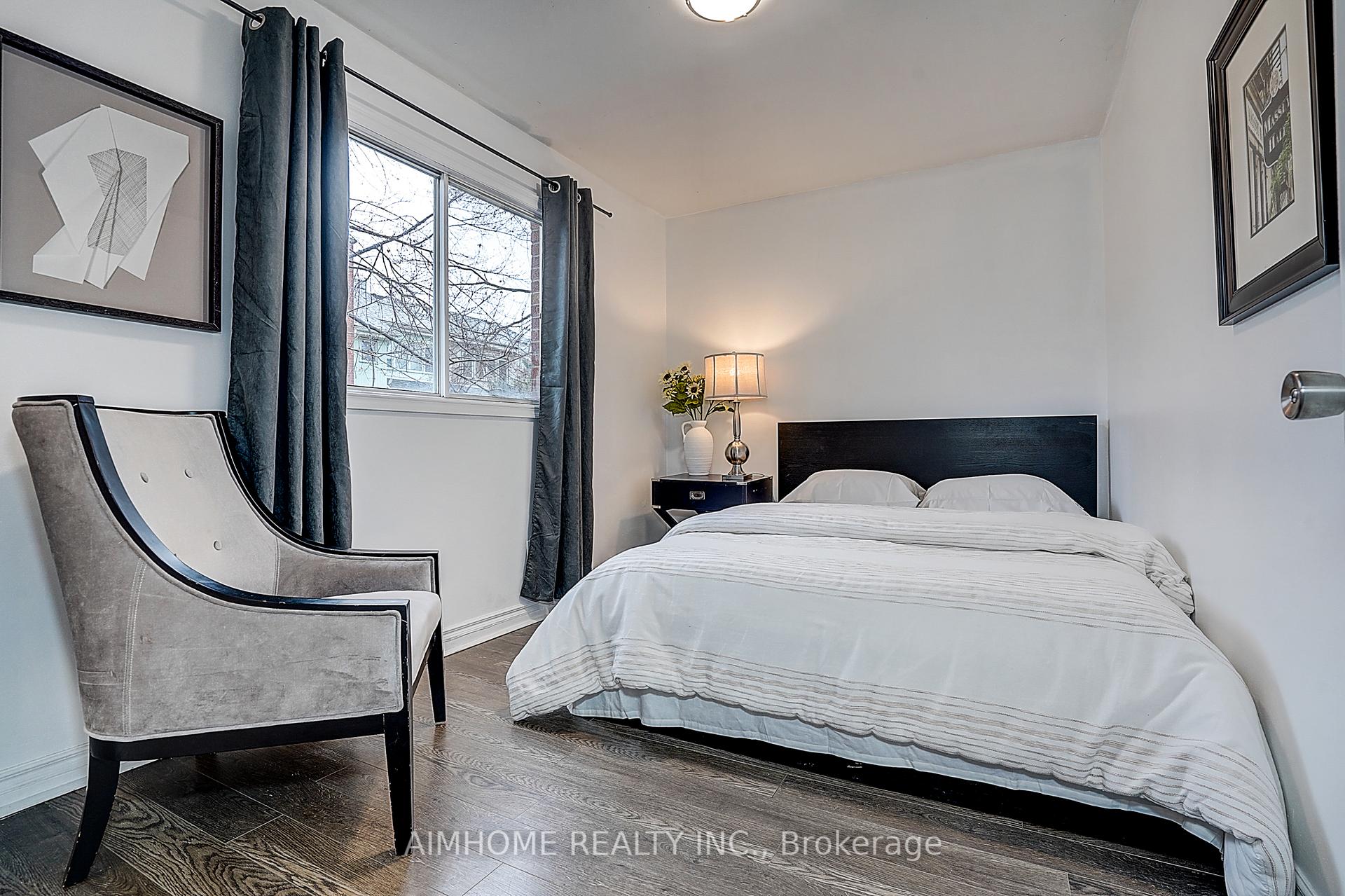 Photo 4 of Unit Unit 2, 212 Milan Street, Toronto, Moss Park — HOMEH