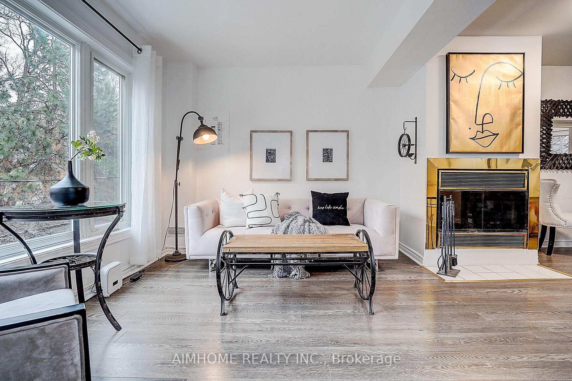 Photo 7 of Unit Unit 2, 212 Milan Street, Toronto, Moss Park — HOMEH