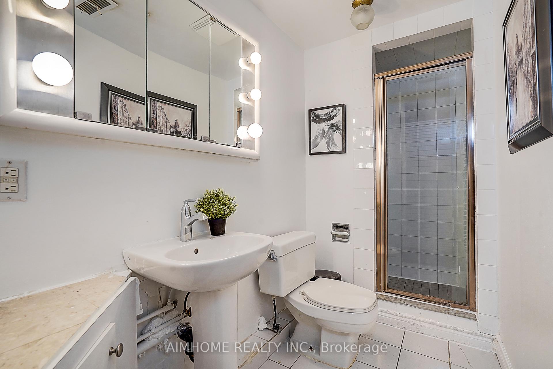 Photo 10 of Unit Unit 2, 212 Milan Street, Toronto, Moss Park — HOMEH
