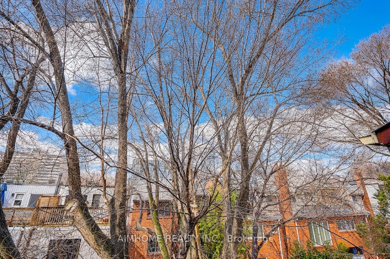 Photo 33 of Unit Unit 2, 212 Milan Street, Toronto, Moss Park — HOMEH