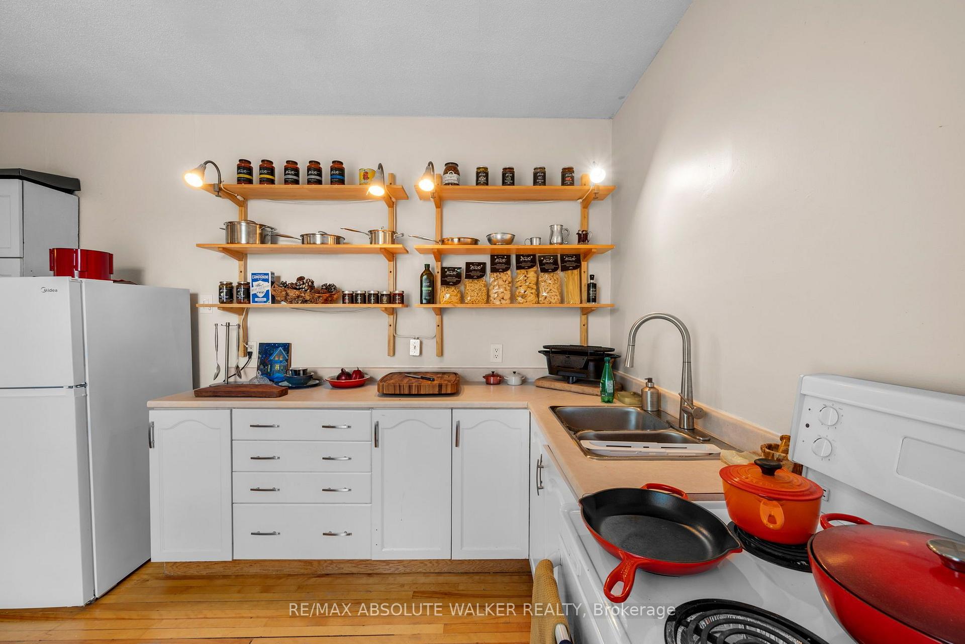 Photo 5 of 120 Strathcona Avenue, Ottawa, Glebe — HOMEH