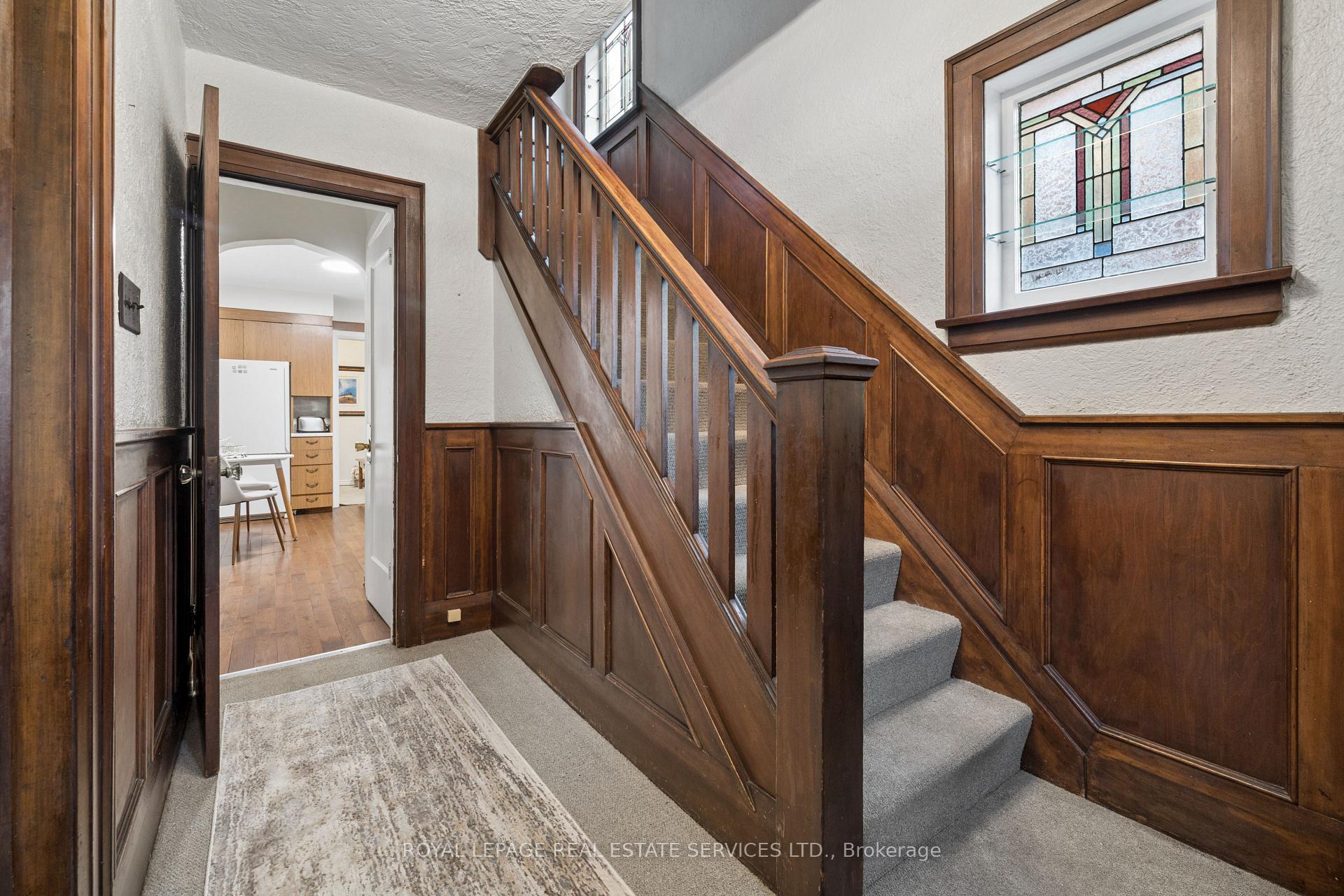Photo 3 of 87 Riverview Gardens, Toronto, Lambton Baby Point — HOMEH