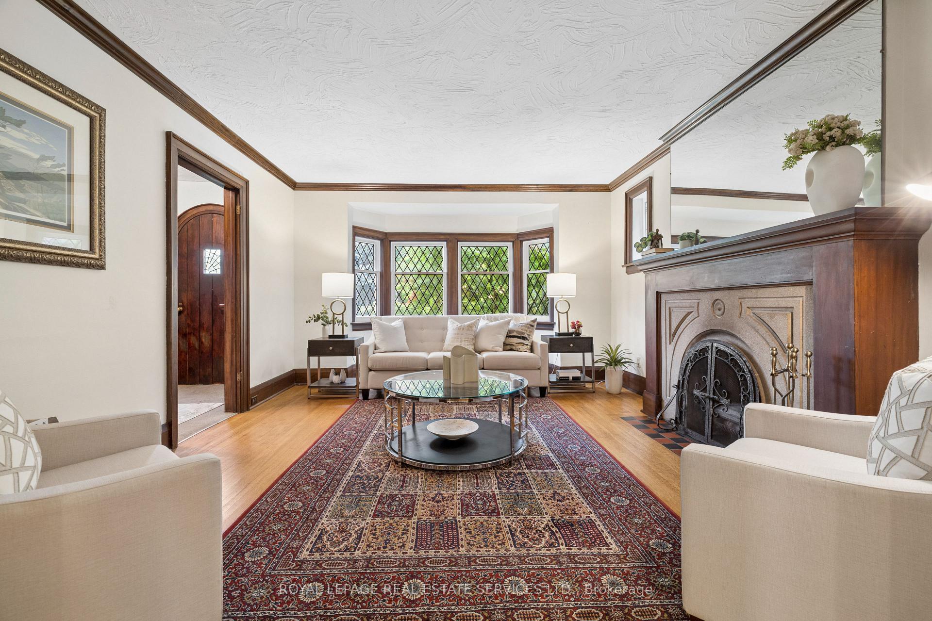 Photo 4 of 87 Riverview Gardens, Toronto, Lambton Baby Point — HOMEH