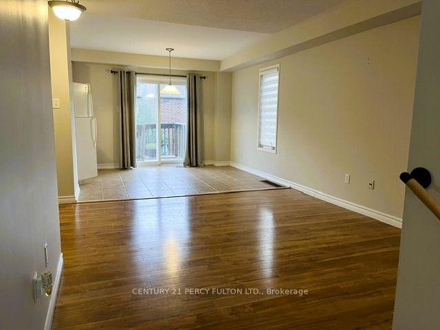 Photo 5 of 872 Oaktree Crescent, Newmarket, Summerhill Estates — HOMEH