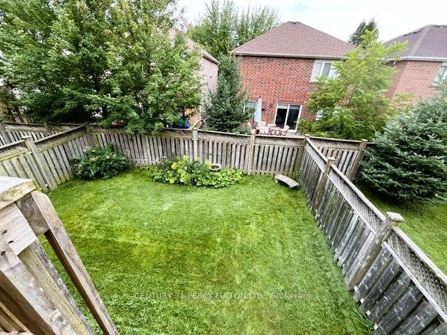 Photo 21 of 872 Oaktree Crescent, Newmarket, Summerhill Estates — HOMEH