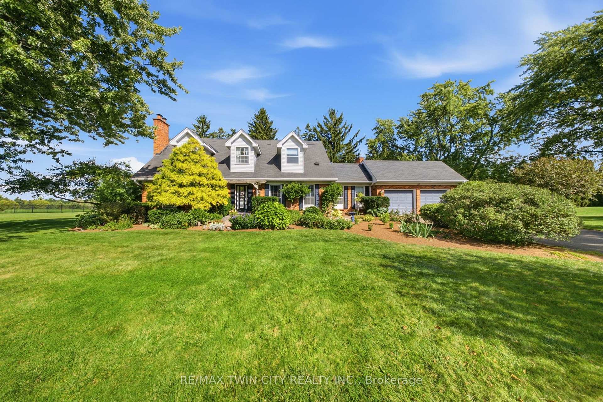 Photo 3 of 12 Highland Drive, Brant, Brantford Twp — HOMEH