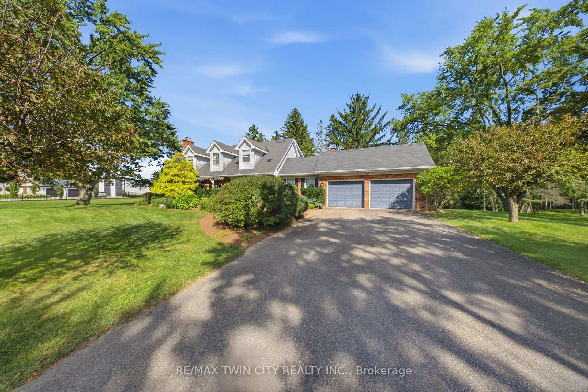 Photo 4 of 12 Highland Drive, Brant, Brantford Twp — HOMEH