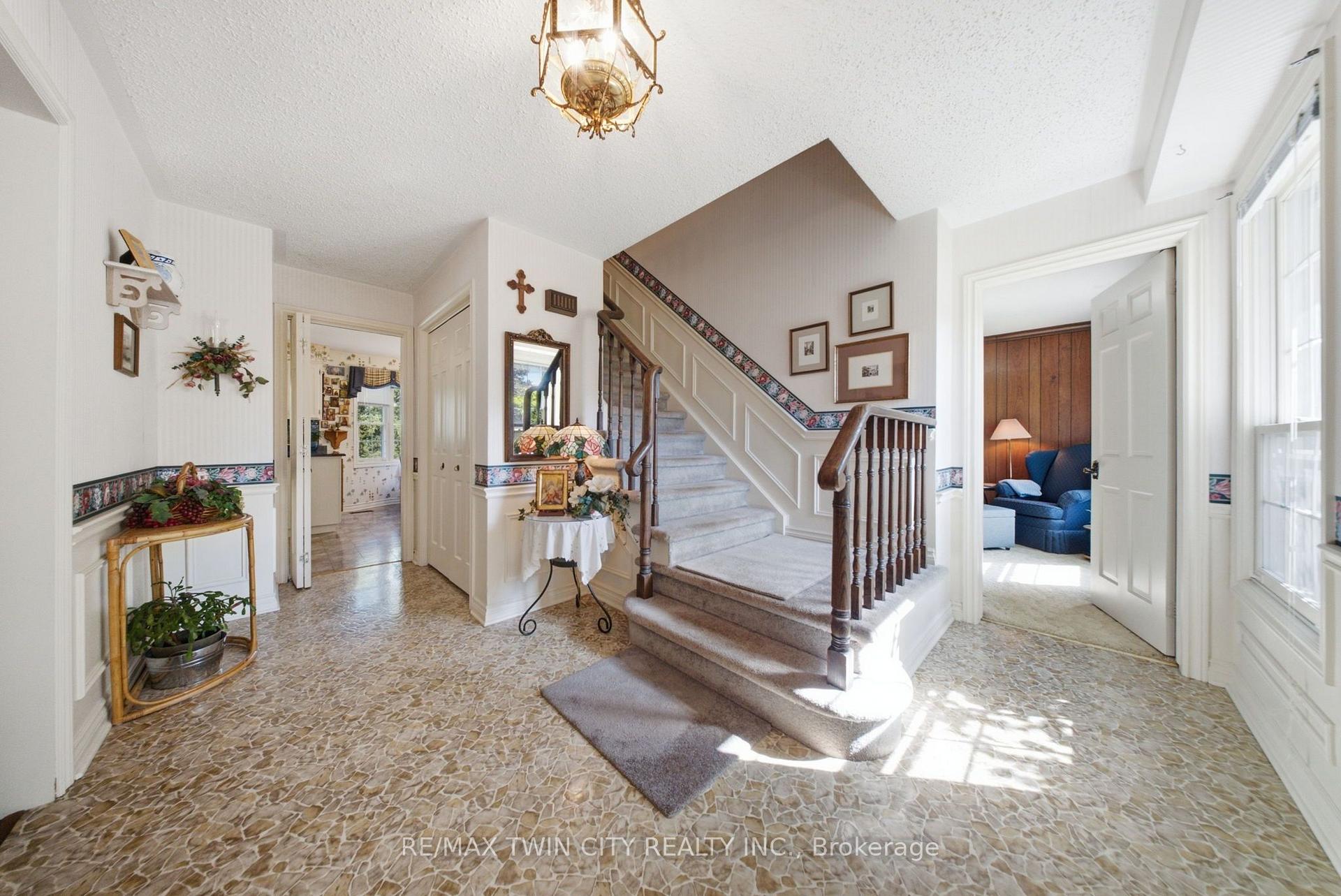 Photo 8 of 12 Highland Drive, Brant, Brantford Twp — HOMEH