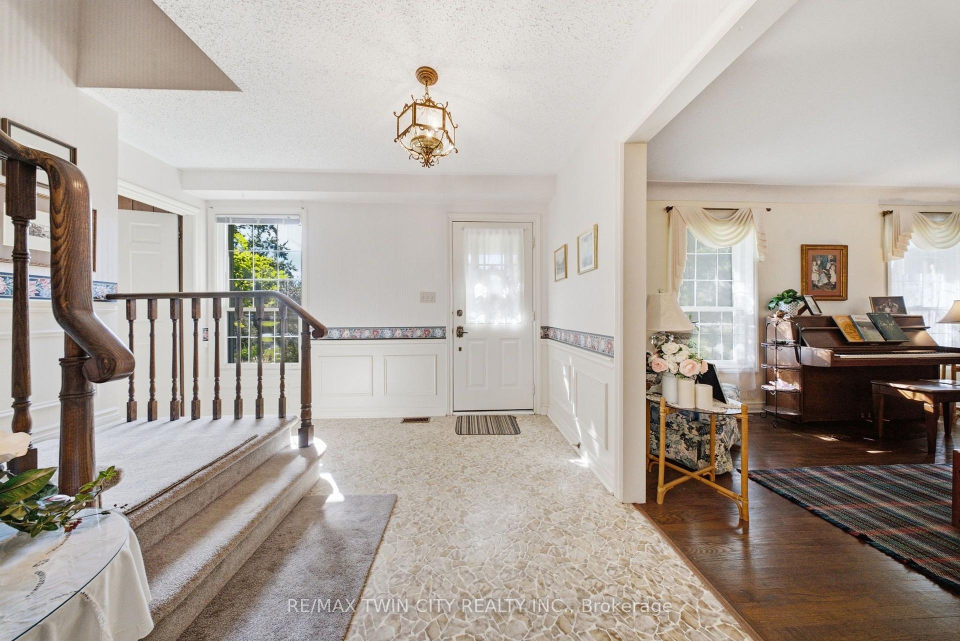 Photo 9 of 12 Highland Drive, Brant, Brantford Twp — HOMEH