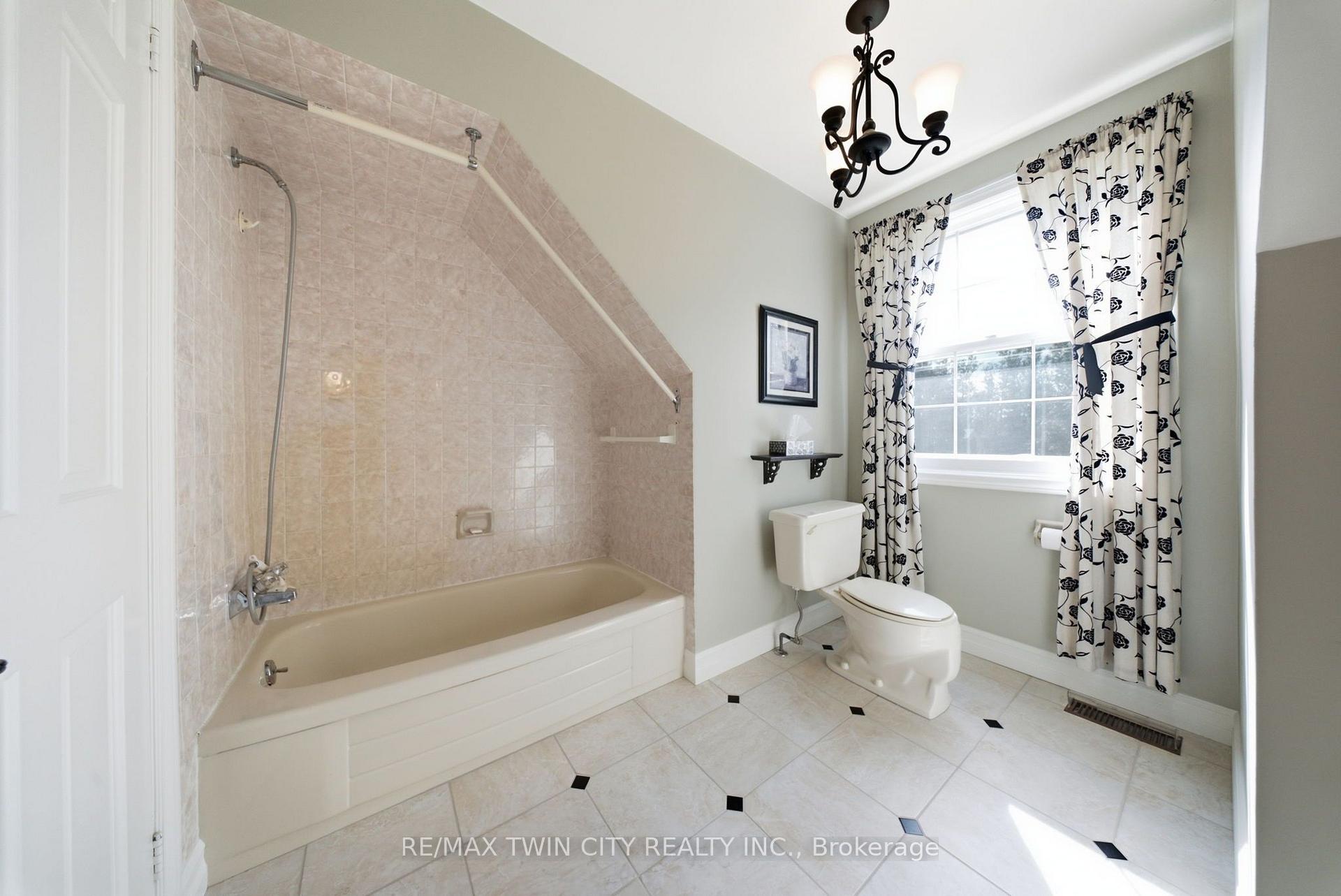 Photo 25 of 12 Highland Drive, Brant, Brantford Twp — HOMEH
