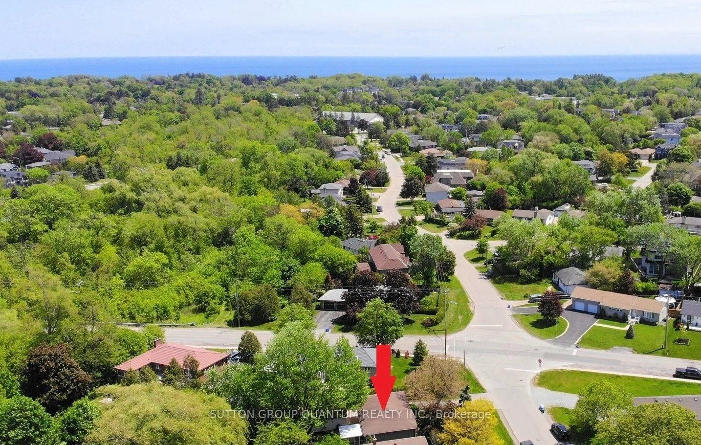 Photo 4 of 499 Valley Drive N, Oakville, West — HOMEH