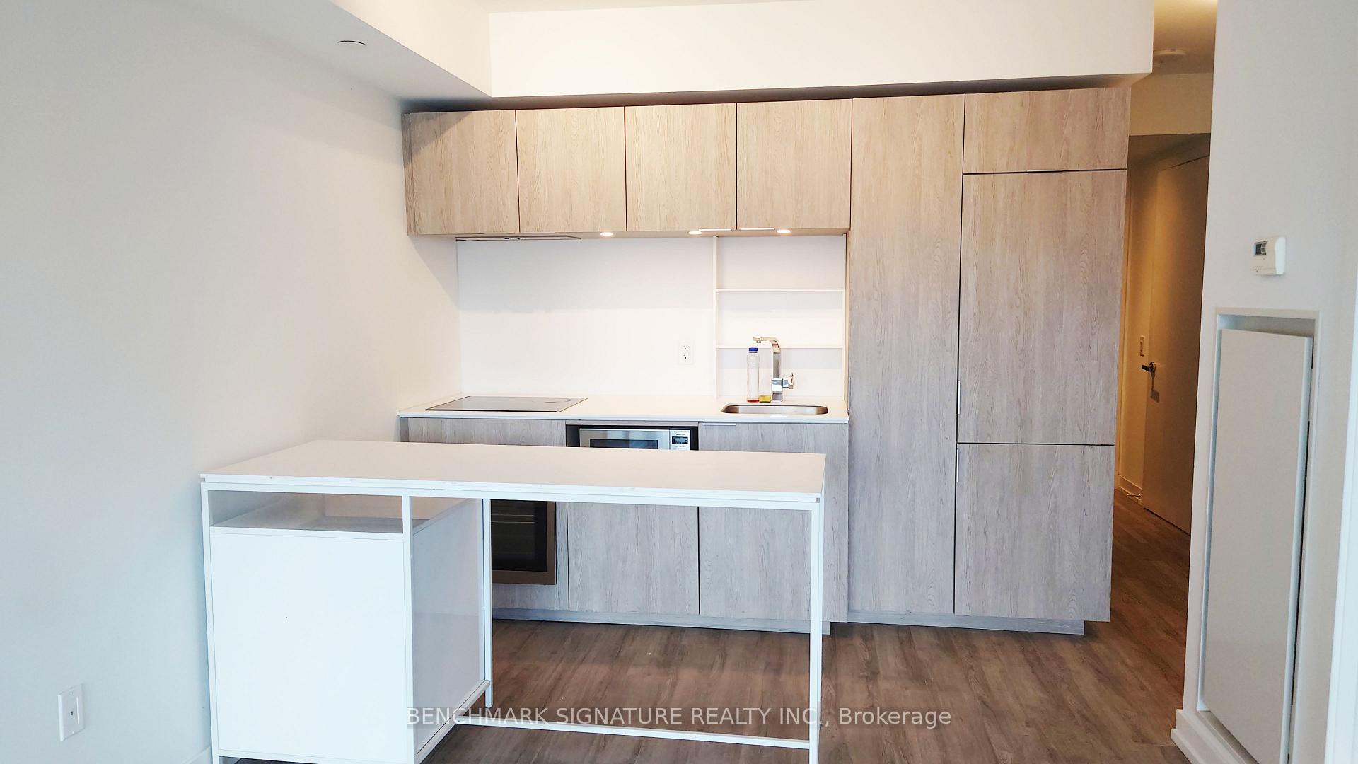 Front of Unit 305, 77 Shuter Street