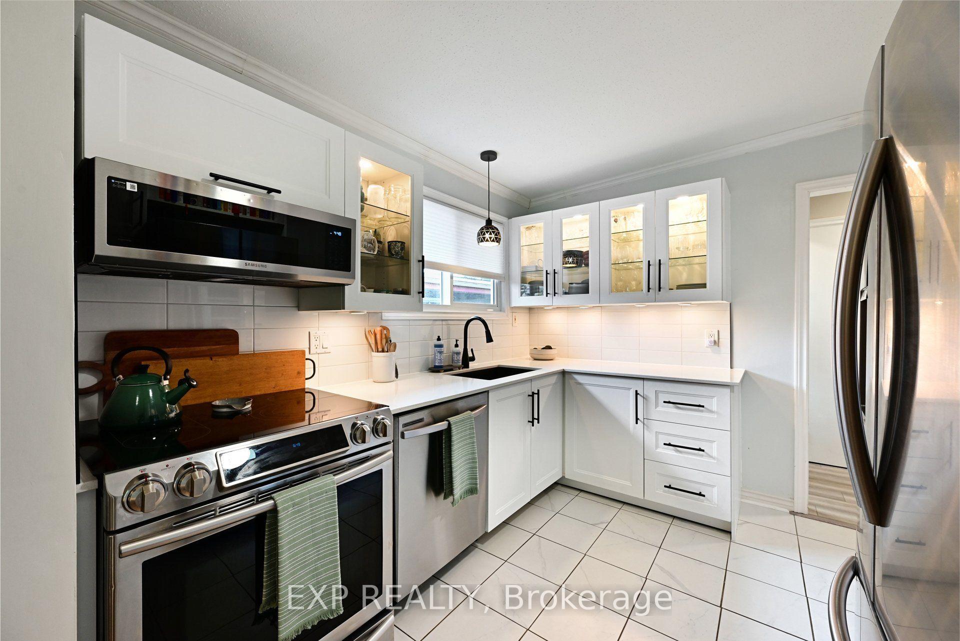 Photo 13 of 2385 Walkley Road, Ottawa, Hawthorne Meadows — HOMEH