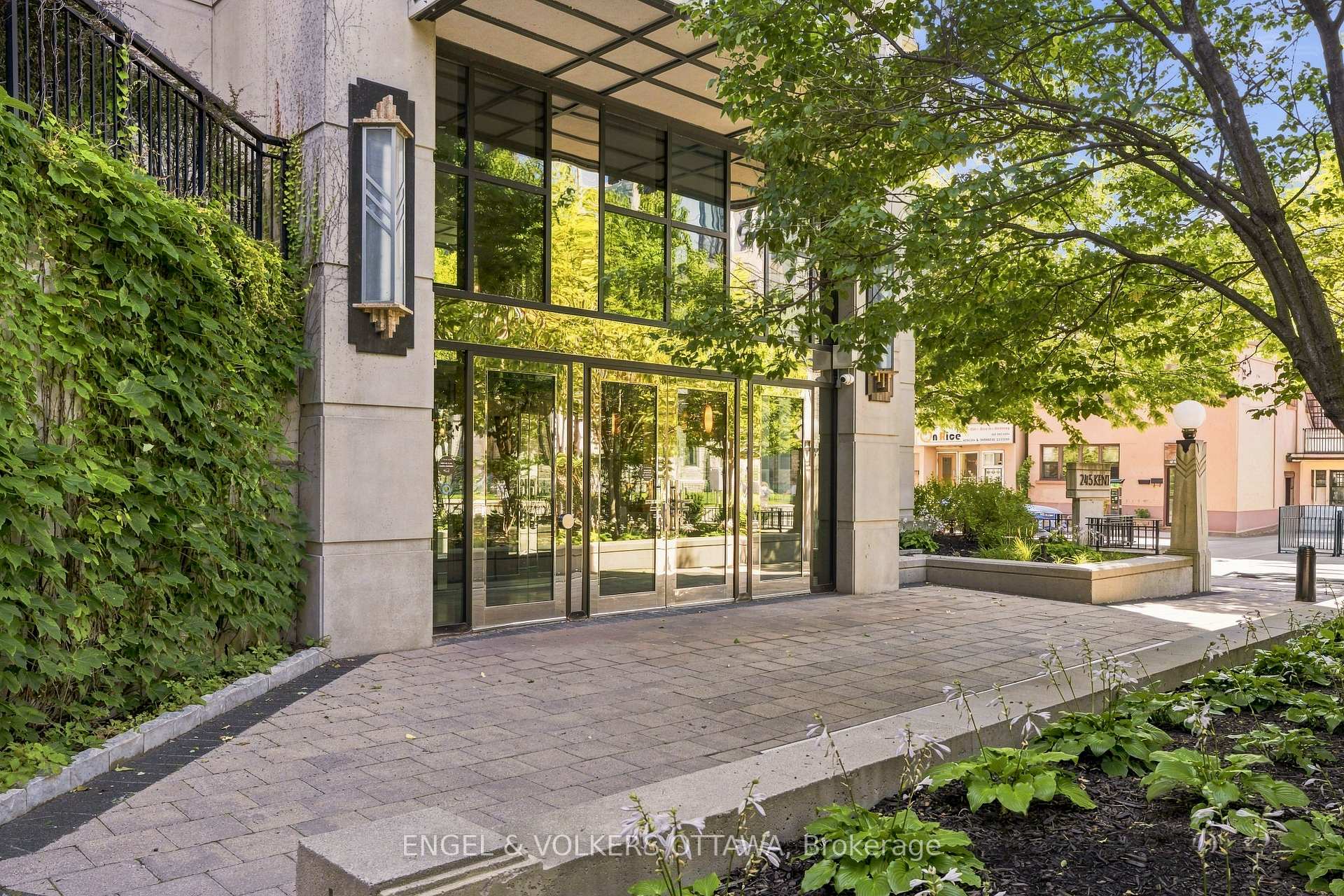 Photo 2 of Unit 1009, 245 Kent Street, Ottawa, Ottawa Centre — HOMEH