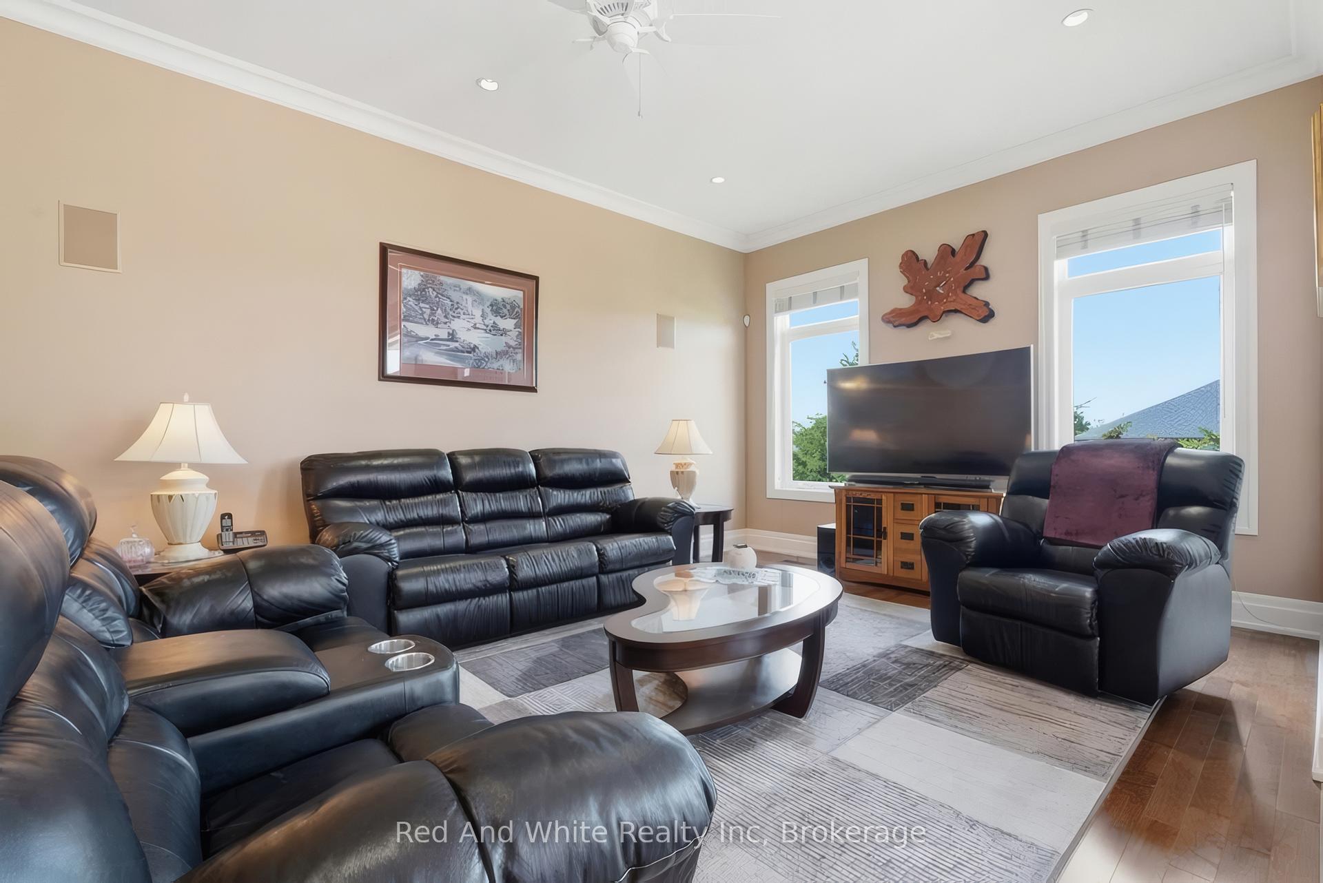 Photo 11 of 119 Gerber Meadows Drive, Wellesley — HOMEH