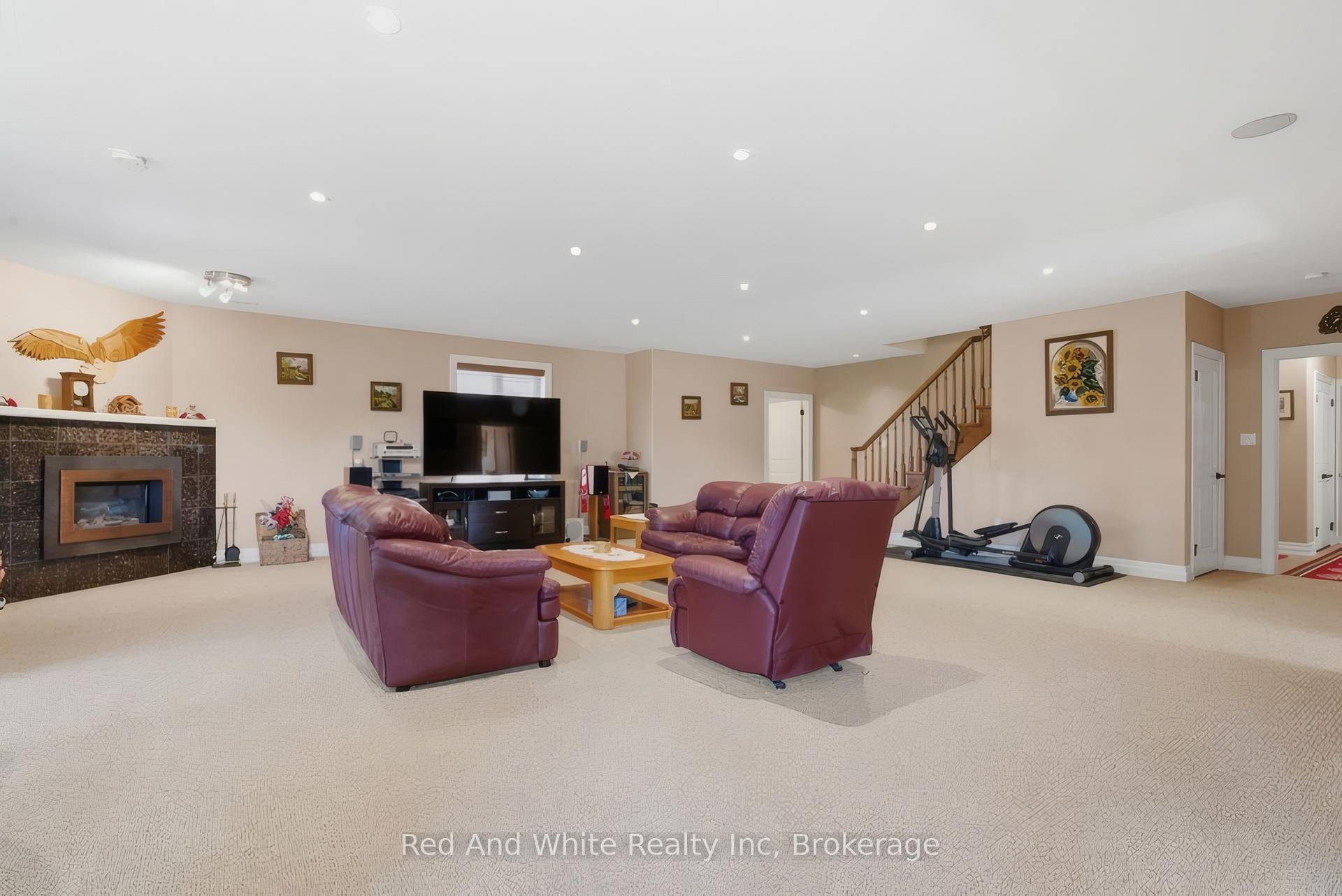 Photo 29 of 119 Gerber Meadows Drive, Wellesley — HOMEH