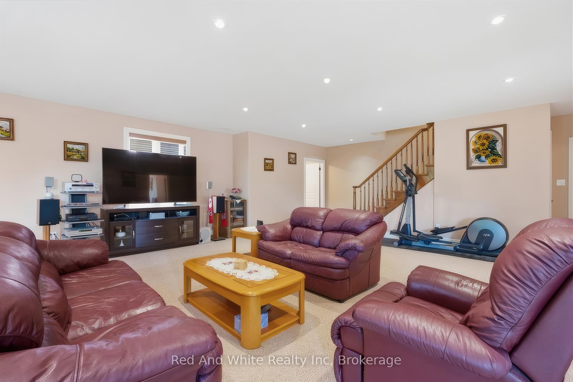 Photo 30 of 119 Gerber Meadows Drive, Wellesley — HOMEH