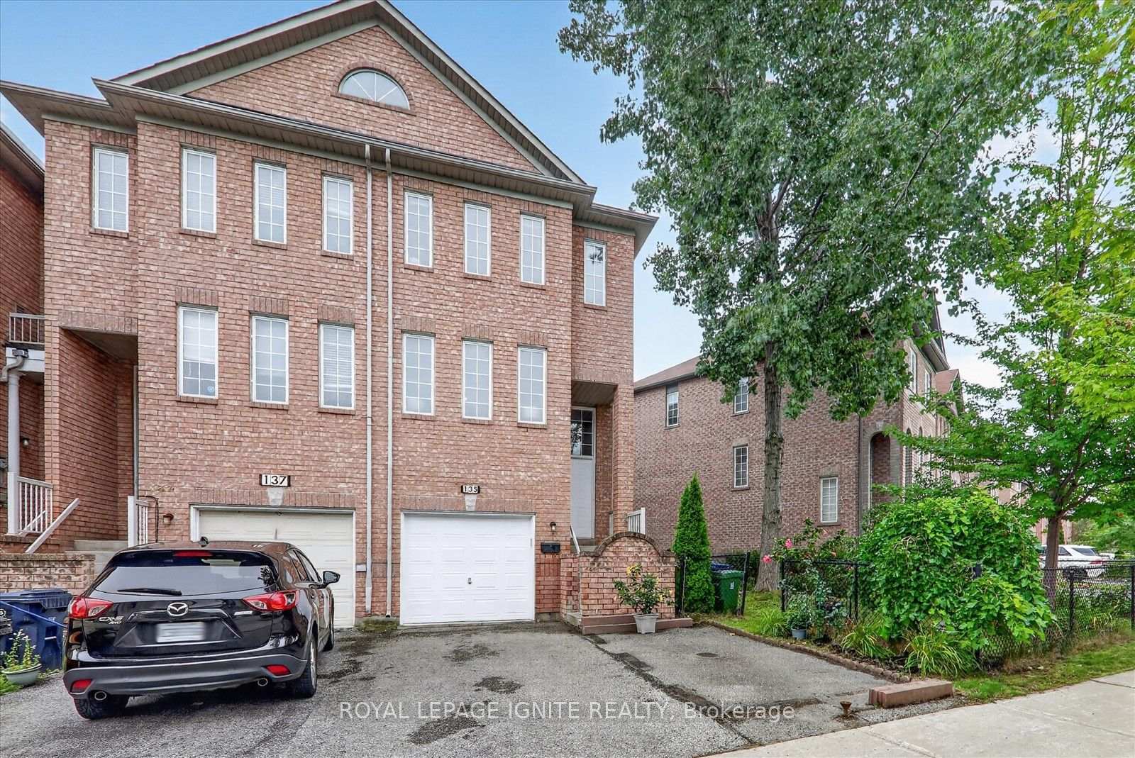 Photo 2 of 135 Conn Smythe Drive, Scarborough, Scarborough Village — HOMEH