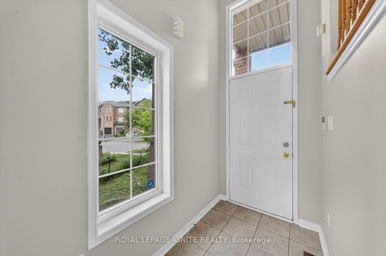 Photo 3 of 135 Conn Smythe Drive, Scarborough, Scarborough Village — HOMEH