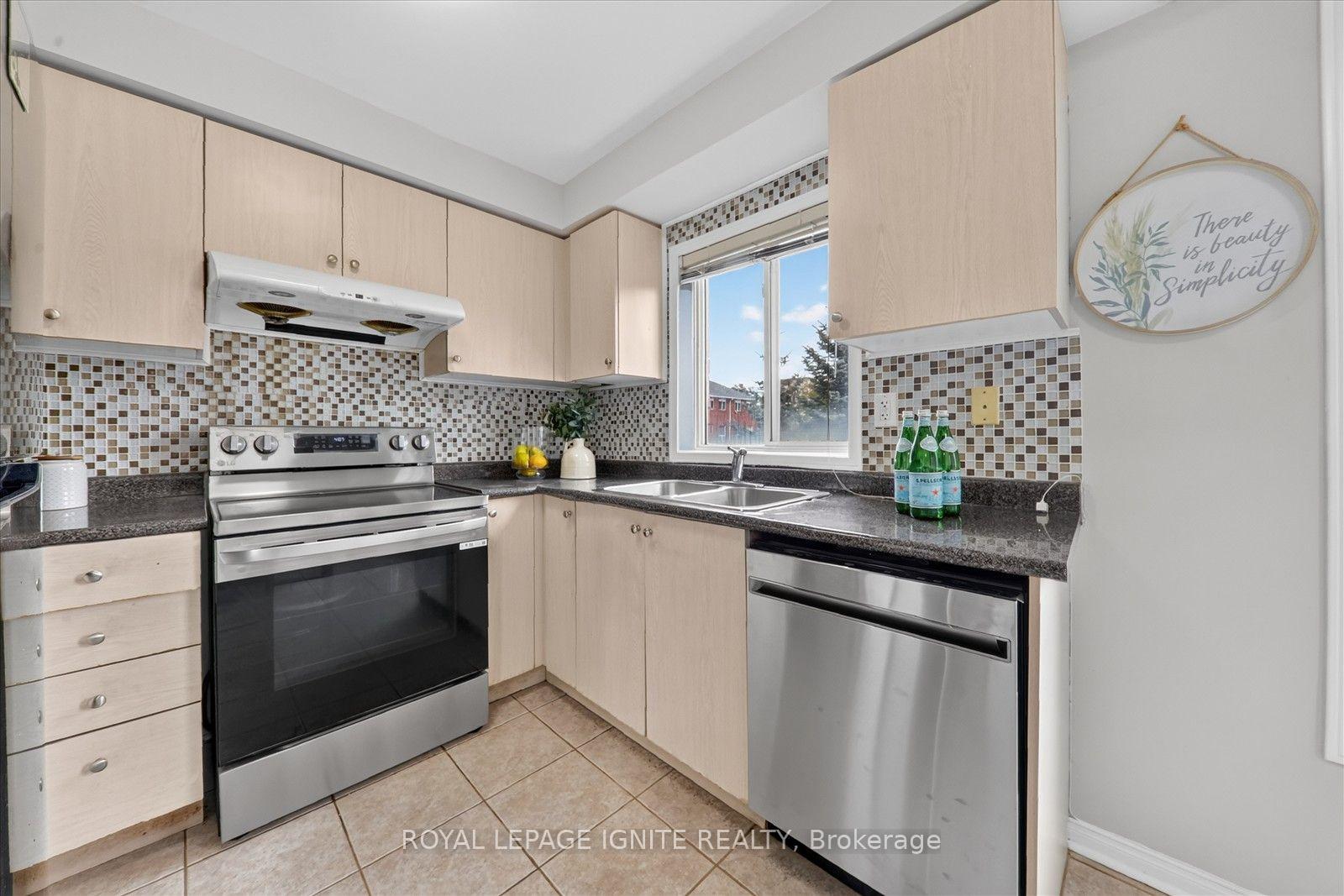 Photo 14 of 135 Conn Smythe Drive, Scarborough, Scarborough Village — HOMEH