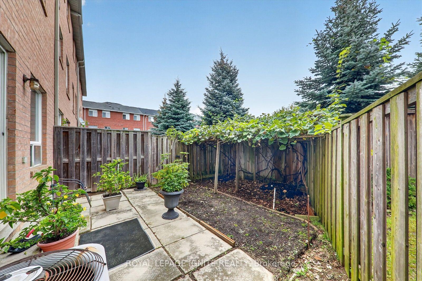 Photo 35 of 135 Conn Smythe Drive, Scarborough, Scarborough Village — HOMEH