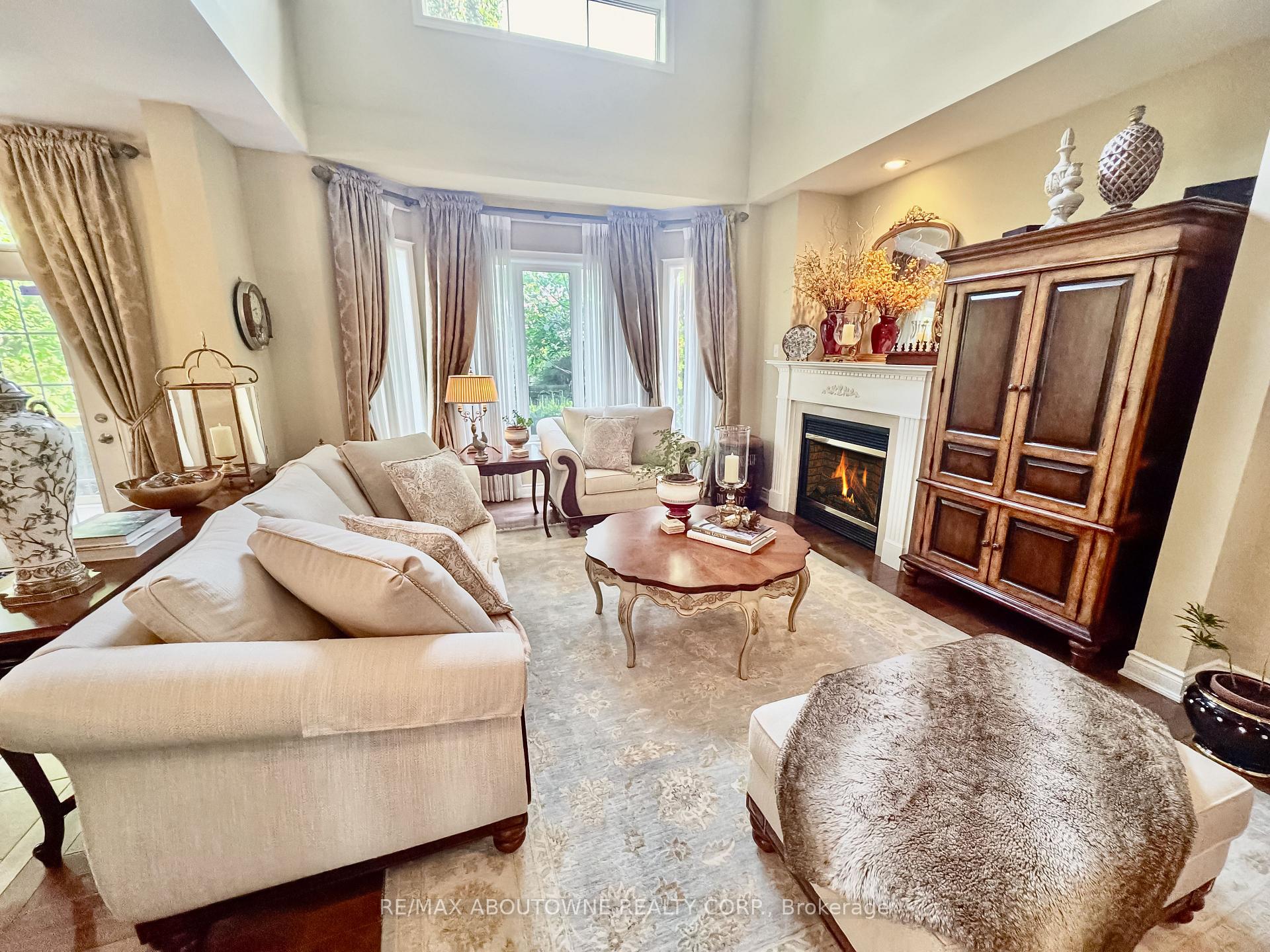 Photo 3 of 434 Nautical Boulevard, Oakville, Bronte — HOMEH